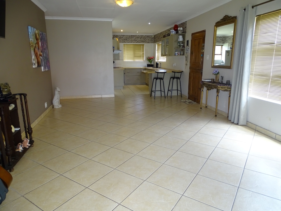 4 Bedroom Property for Sale in Wavecrest Eastern Cape